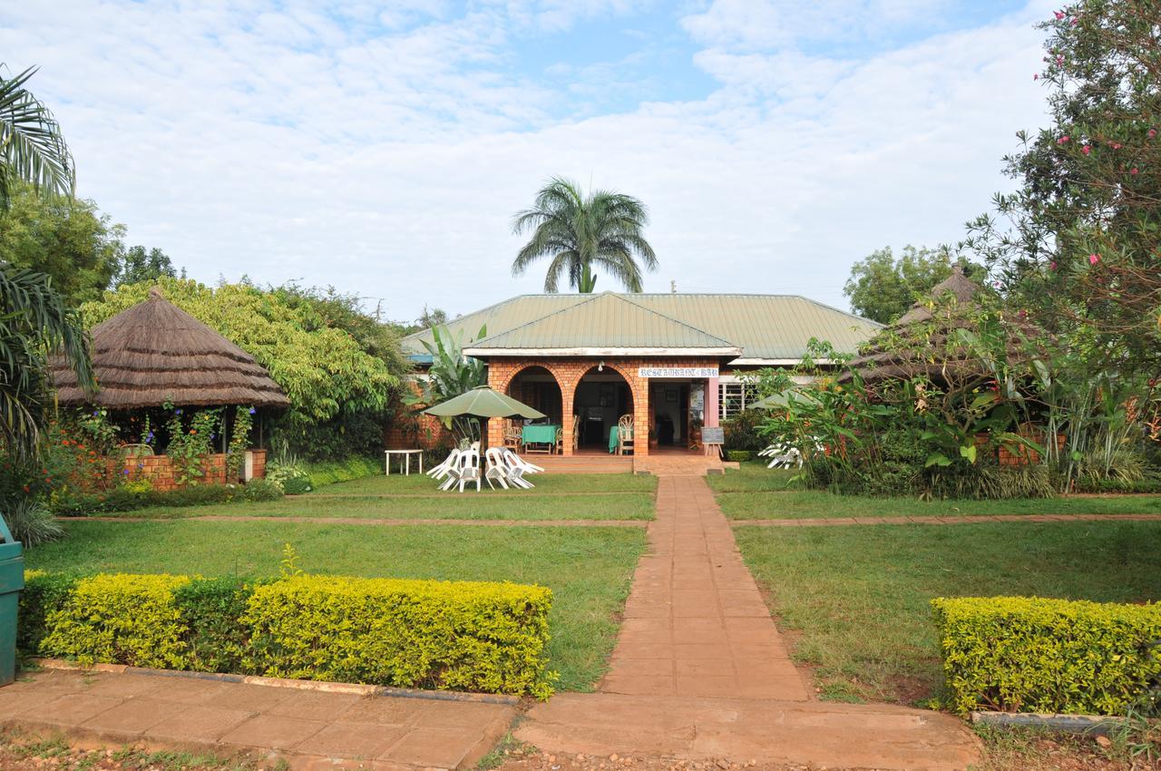 โรงแรมนิว คอร์ท วิว Masindi ภายนอก รูปภาพ