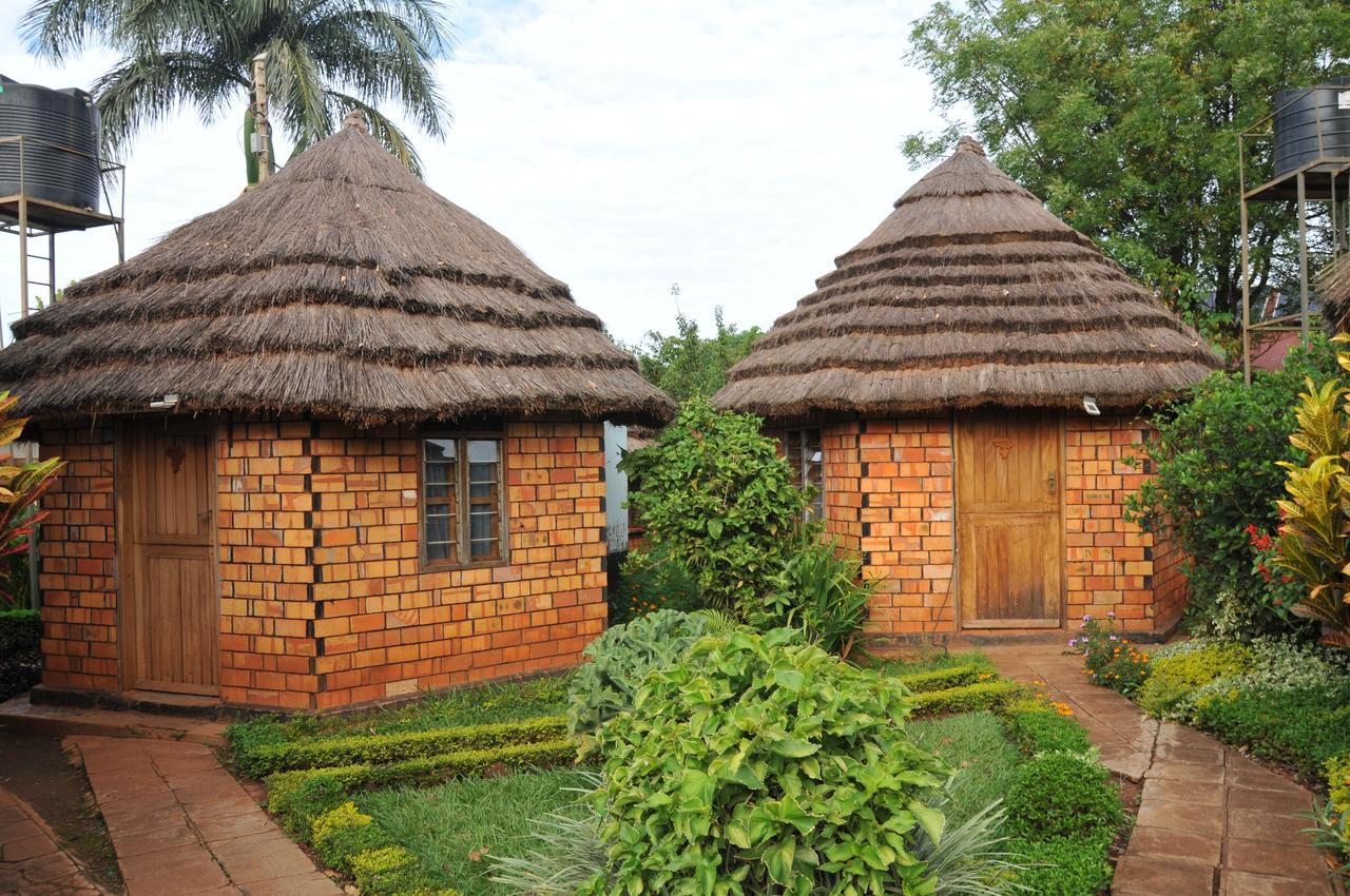 โรงแรมนิว คอร์ท วิว Masindi ภายนอก รูปภาพ