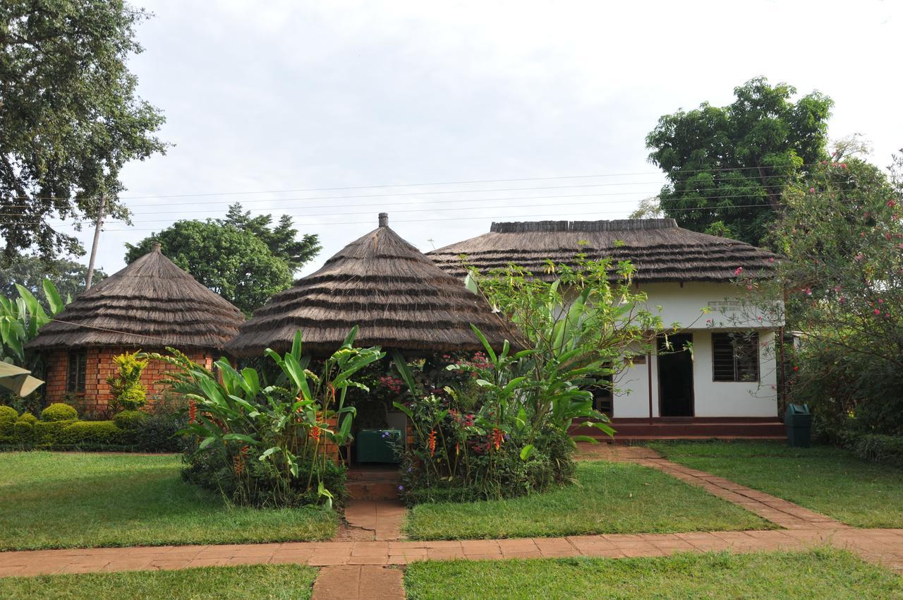 โรงแรมนิว คอร์ท วิว Masindi ภายนอก รูปภาพ