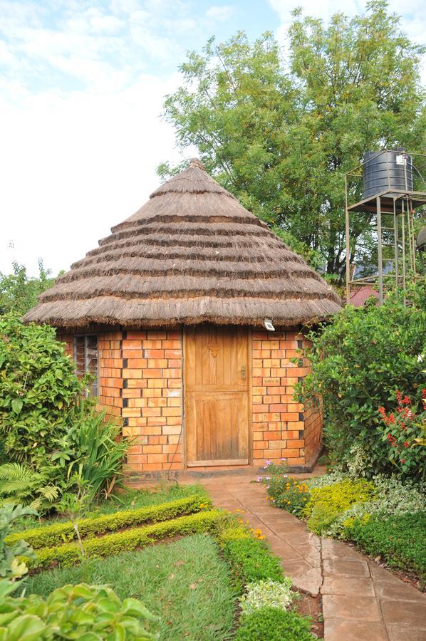 โรงแรมนิว คอร์ท วิว Masindi ภายนอก รูปภาพ