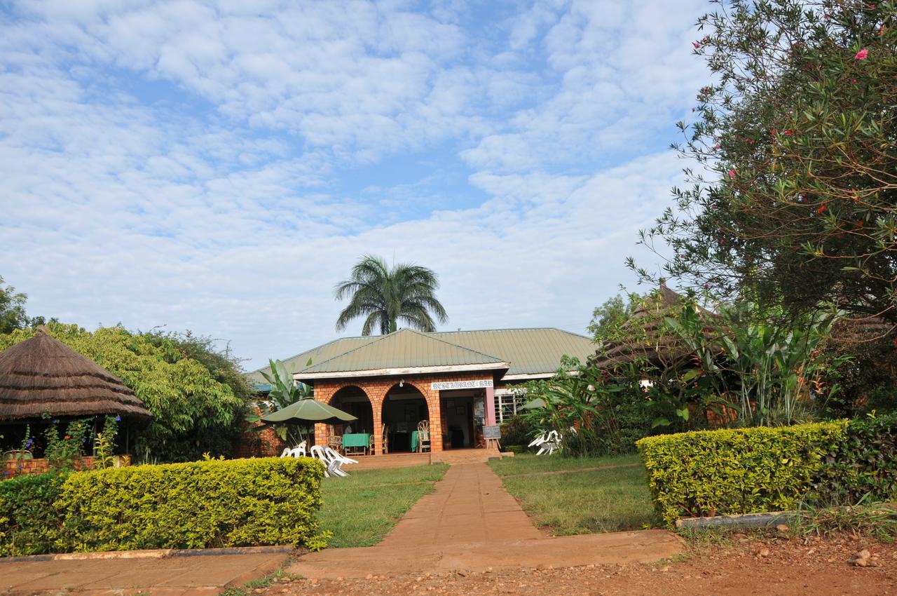 โรงแรมนิว คอร์ท วิว Masindi ภายนอก รูปภาพ